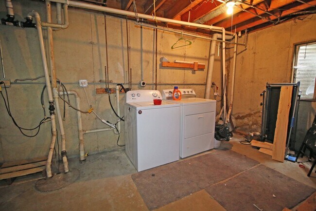 Building Photo - 1520 Sutter Dr