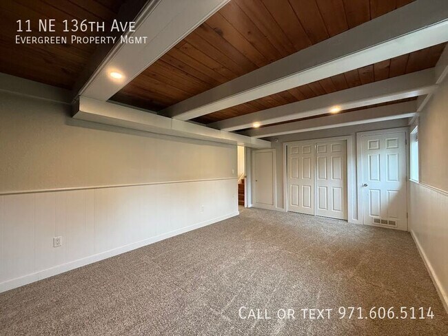 Building Photo - 11 NE 136th Ave