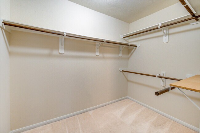 Building Photo - 8422 Sunset Loch Dr