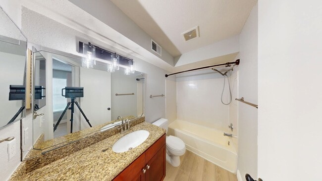 Building Photo - 2Br/ 2Ba Condo In Villa Medici - Available...