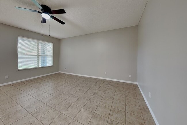 Building Photo - 9525 Southern Garden Cir