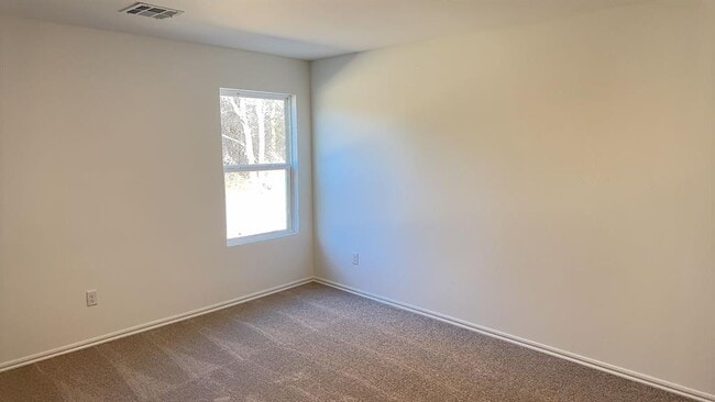 Building Photo - 3305 Little Creek Dr