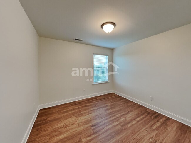 Building Photo - 149 Hazel Pk Dr