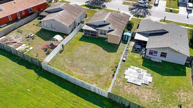 Building Photo - 1424 Vinetree Dr