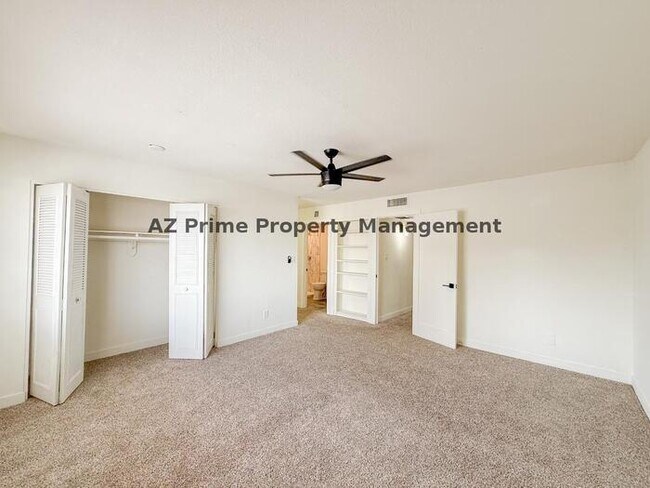 Building Photo - 4440 W Solano Dr N