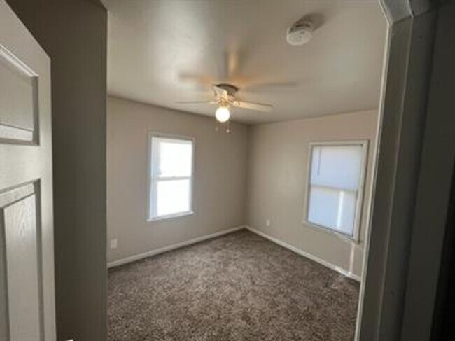 Building Photo - Charming 2 Bed / 1 Bath Home in Prime SW OKC Location