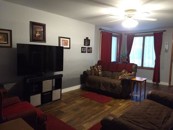 Living Room - 806 6th Ave SW