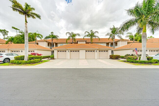 Building Photo - 3973 Bishopwood Ct E