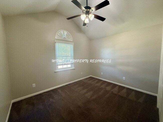 Building Photo - Ranch in Lee's Summit For Lease - Crisp, Clean and New!