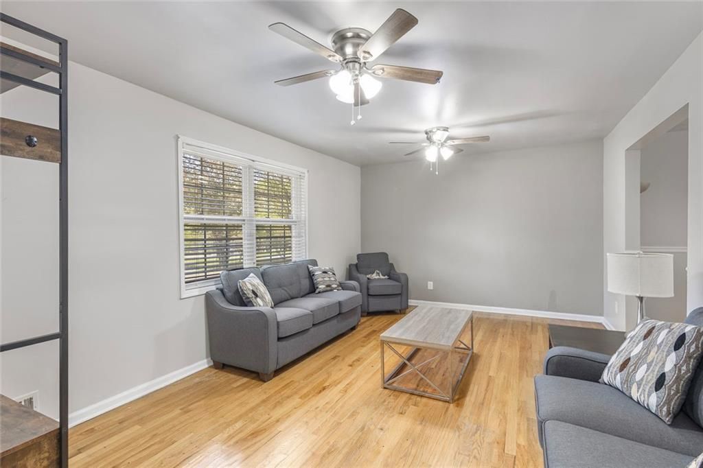 Building Photo - 1246 Elgin Way