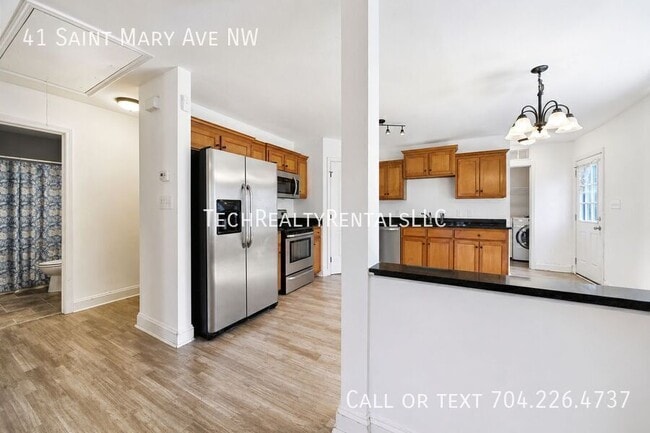 Building Photo - 41 St Mary Ave NW