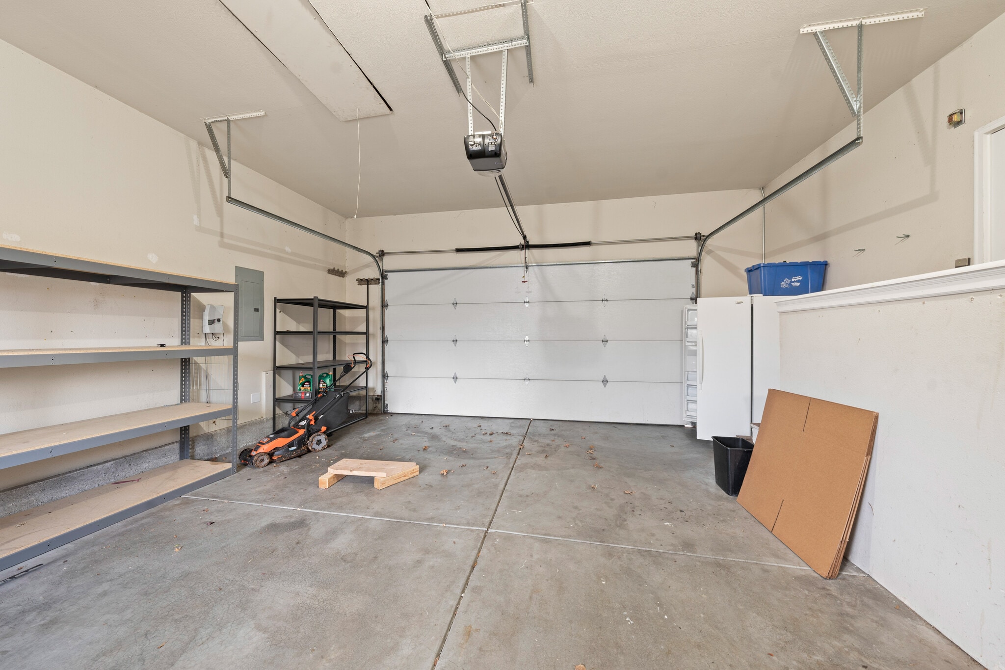 Building Photo - 2275 NE Nuttail Ct