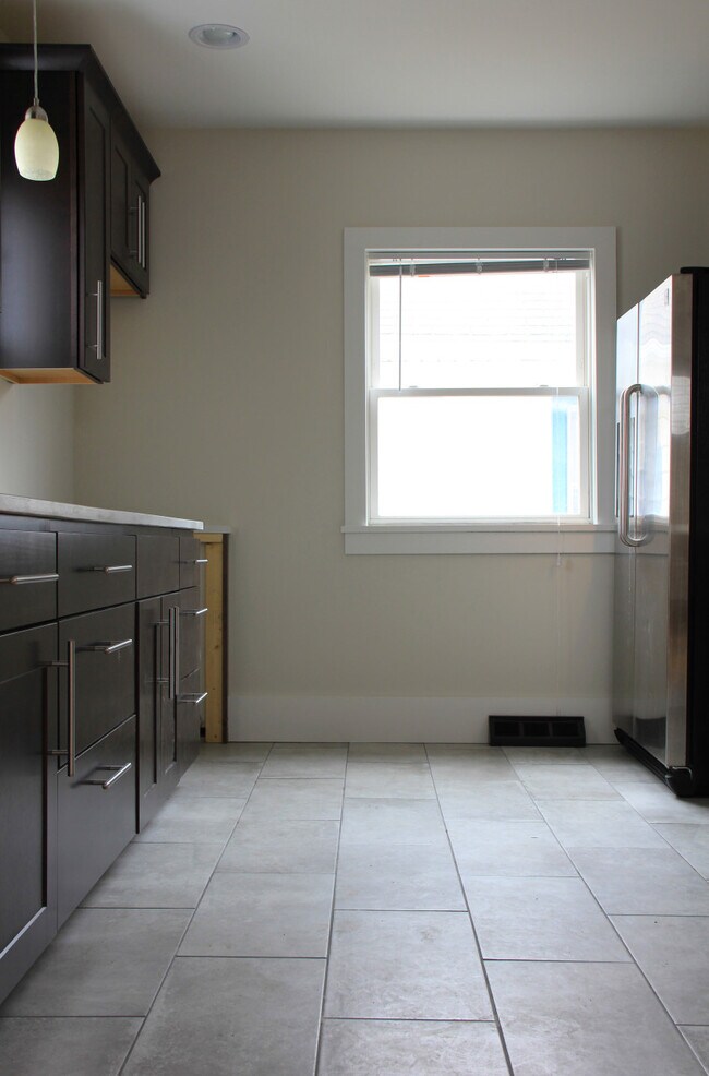 Building Photo - 318 MERCHANTS