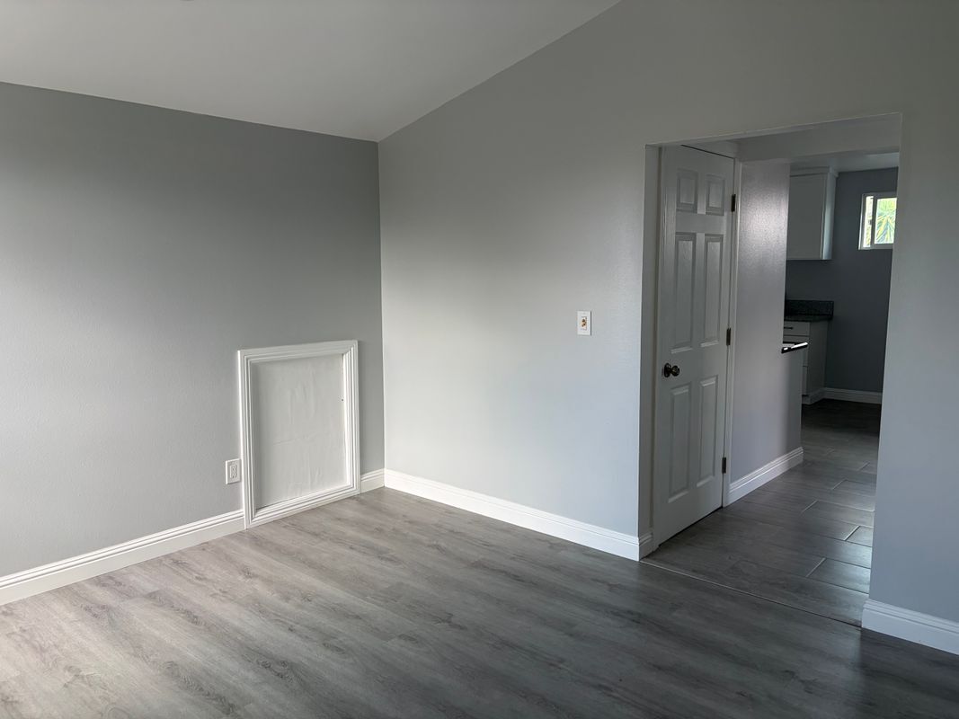 Building Photo - 1254 W 41st Pl