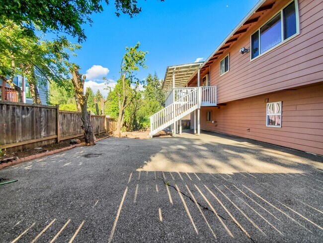 Building Photo - 1748 N 130th St