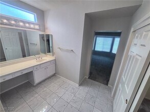 Building Photo - 9437 Eagle Valley Dr