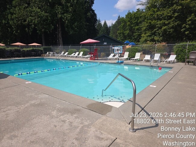 Building Photo - Bonney Lake - Lake Jane HOA - 3 bedroom 2 bathroom rambler home for rent -EV charger, Available NOW!