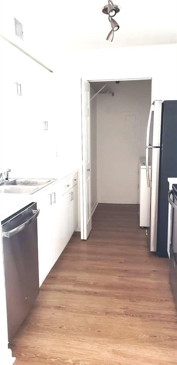 Building Photo - 19999 E Country Club Dr