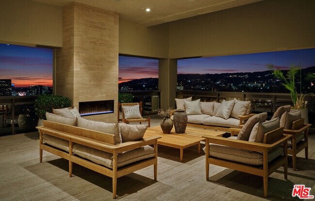 Building Photo - 10445 Wilshire Blvd