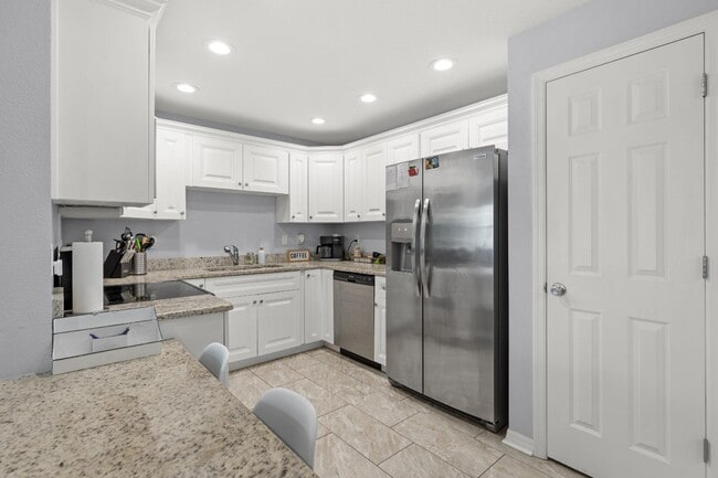 Building Photo - 37762 Kelly B Ct