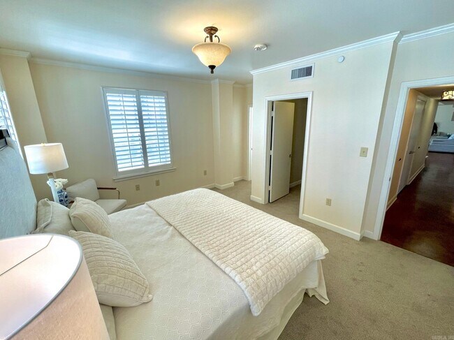 Building Photo - 523 S Louisiana St