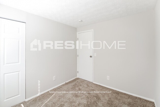 Building Photo - 5771 Singer Ct