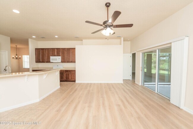 Building Photo - 3136 Constellation Dr