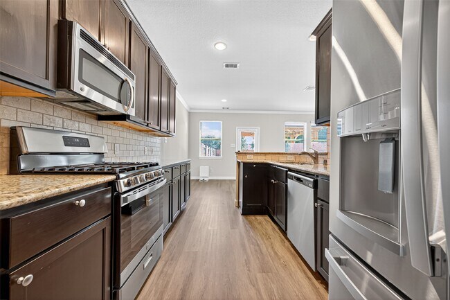 Building Photo - 6438 Haywards Crossing S Cir