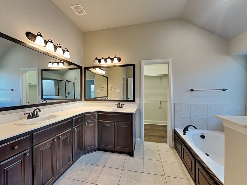 Building Photo - 900 McLynn Ct