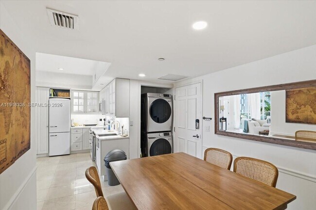 Building Photo - 350 S Miami Ave