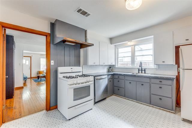 Building Photo - 5459 Vanderbilt Ave