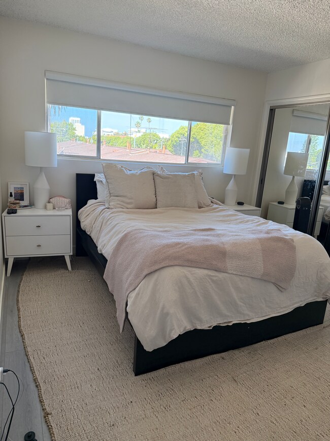 Master bedroom - 1120 Arizona Ave