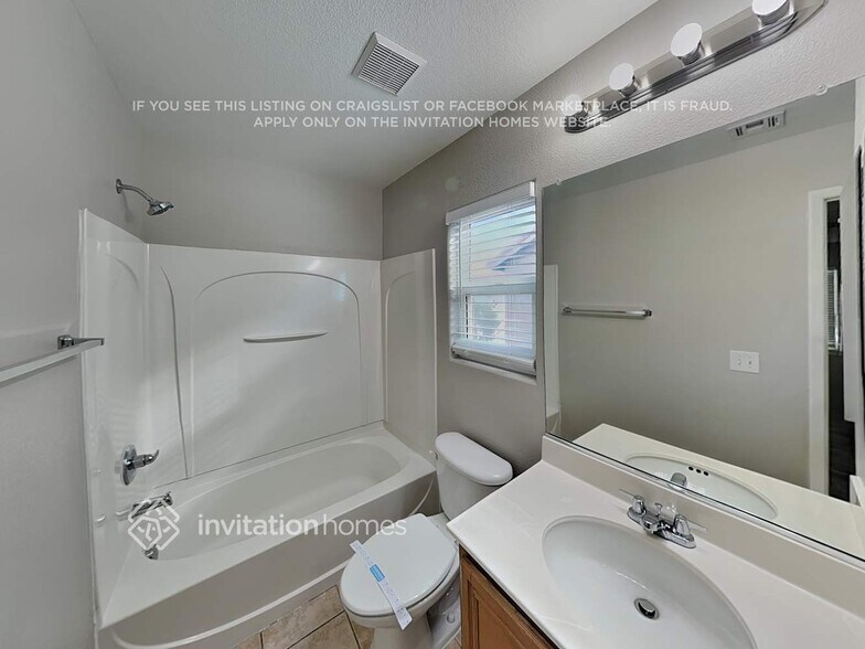 Building Photo - 142 Solidago Ave