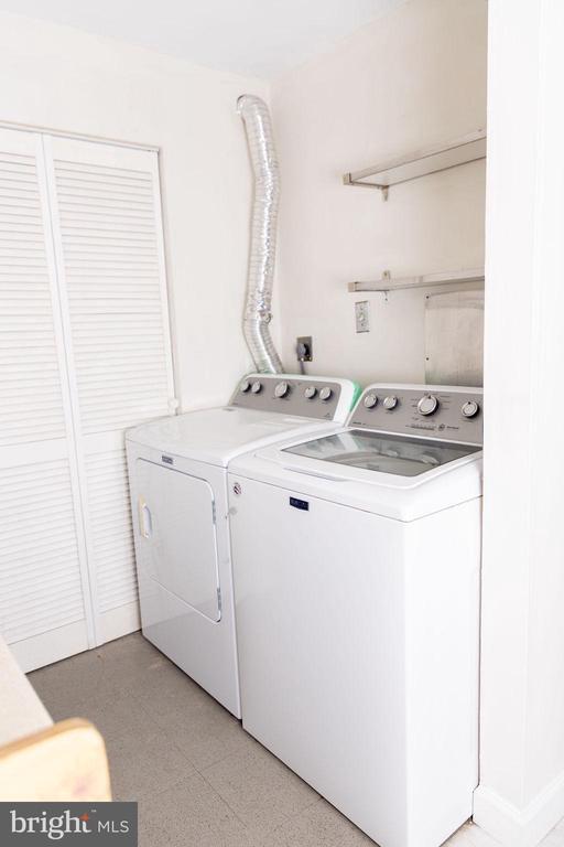 Building Photo - 6621 Greenvale Pkwy