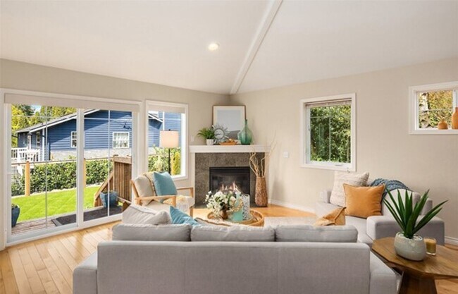 Building Photo - Impeccably Maintained and Wonderfully Updated Kenmore Home with 3 Bed and 2.5 Bath