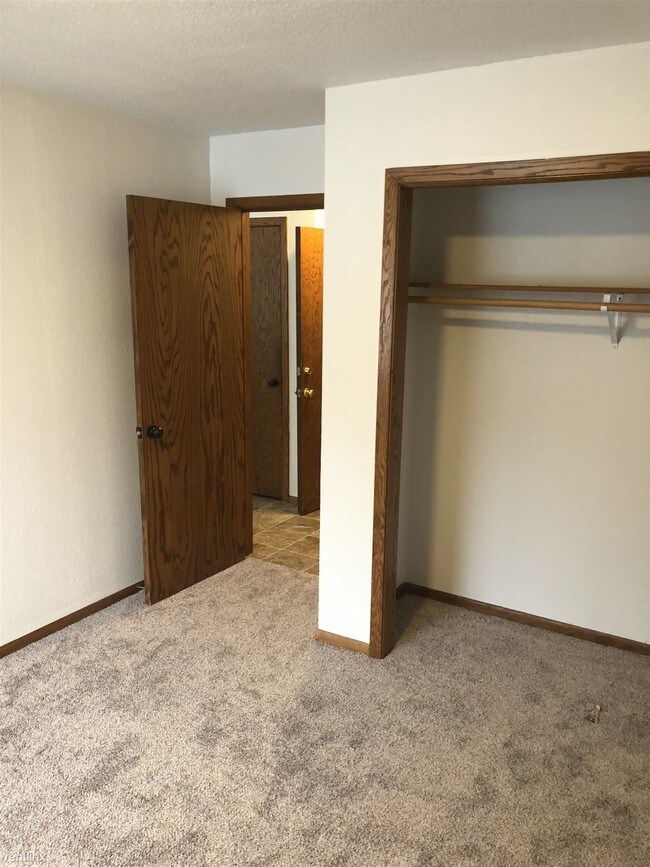 Building Photo - 2 br, 1 bath  - 1301 3rd Ave S
