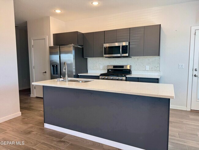 Building Photo - 12725 Don Norte St