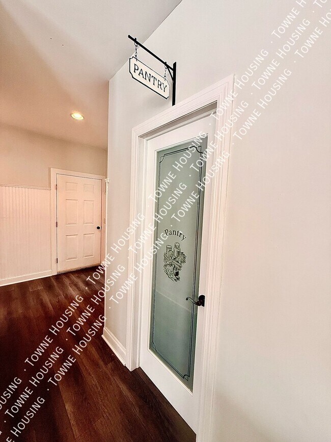 Building Photo - 13573 Schang Rd