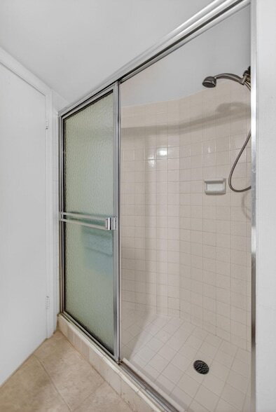 Building Photo - 2800 N Ocean Dr