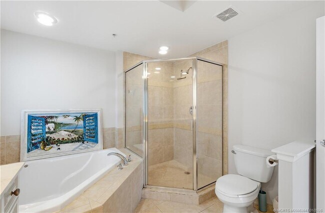 Building Photo - 975 NW Flagler Ave