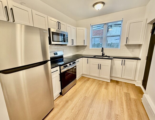 Building Photo - Just RENOVATED open floorplan 3 BED/1 BA HOME w/ WASHER/DRYER & large PATIO on Great Block in Sou...