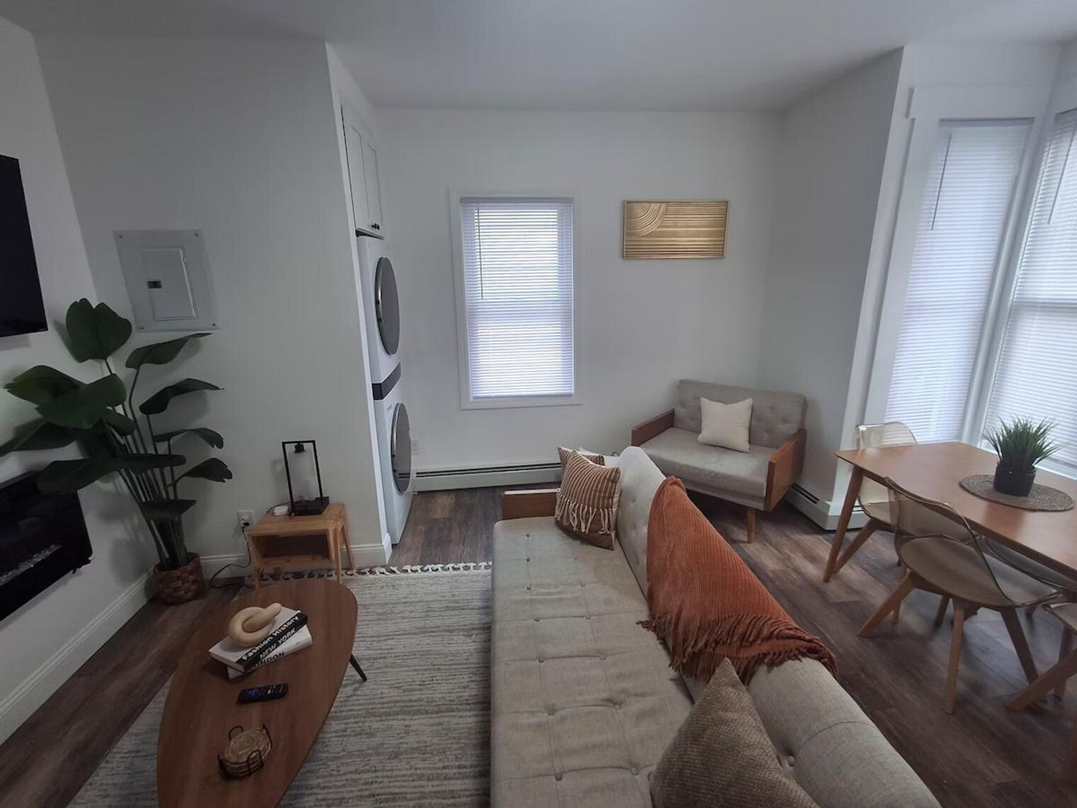 Building Photo - 23 Handy St