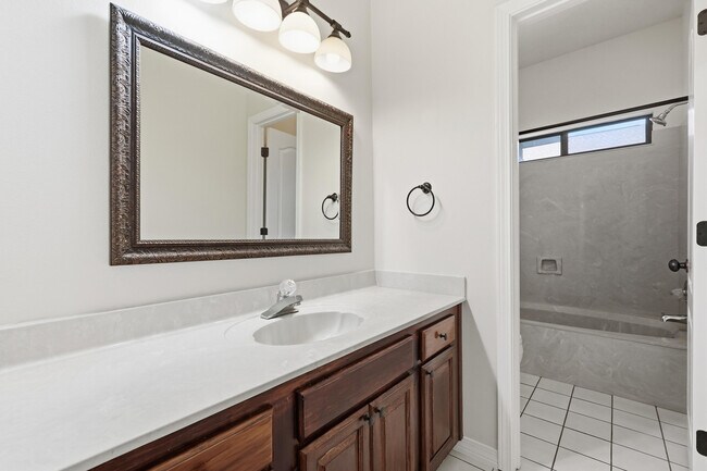 Building Photo - 116 Baywind Dr
