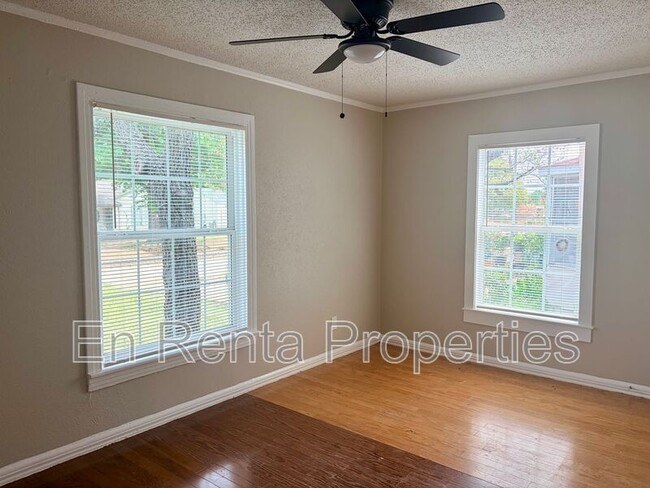Building Photo - 601 W Beach St