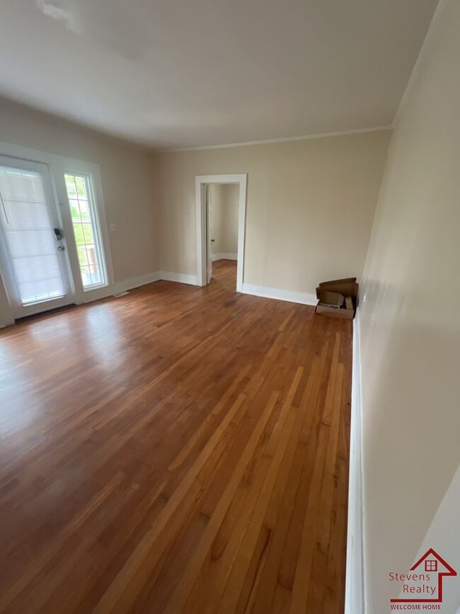 Building Photo - 236 S Young St