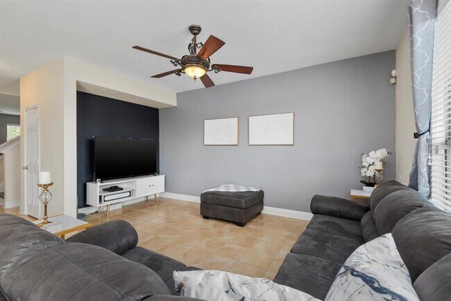 Building Photo - 914 Bandon Ln