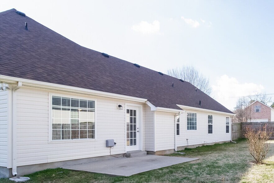 Building Photo - 7036 Hickory Pass Ln