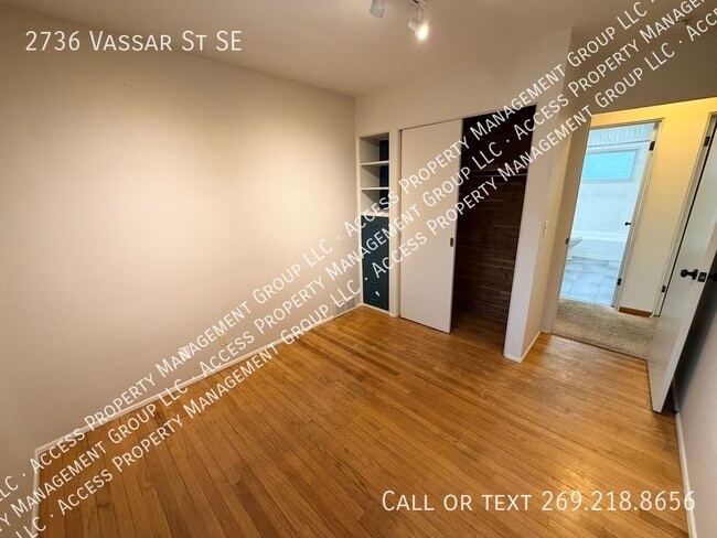 Building Photo - 2736 Vassar Dr SE