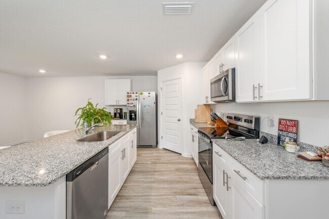 Building Photo - 103 Riverwalk Cir