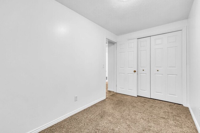 Building Photo - Charming Farmington Home in Peaceful Cul-de-Sac